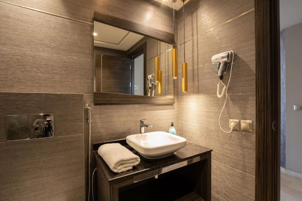 Апартаменты #56 Maarif Racine Urban Massira Near Twin Center Касабланка Экстерьер фото