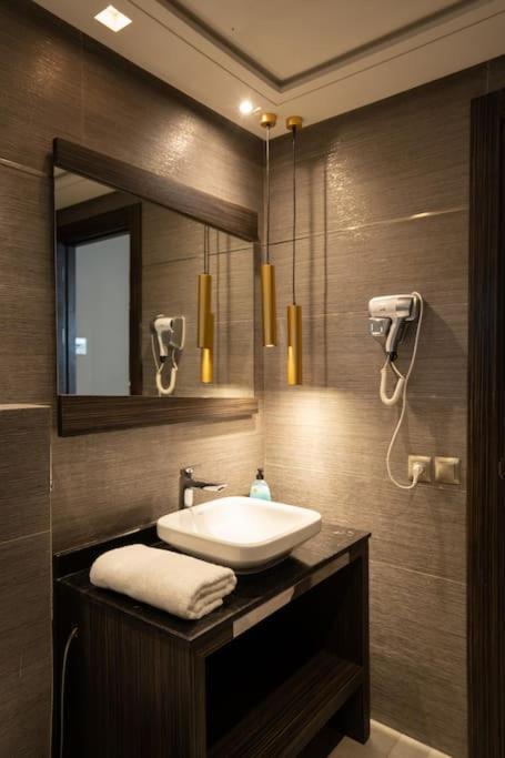 Апартаменты #56 Maarif Racine Urban Massira Near Twin Center Касабланка Экстерьер фото